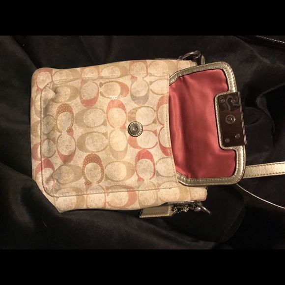 Coach side purse - Picture 2 of 6